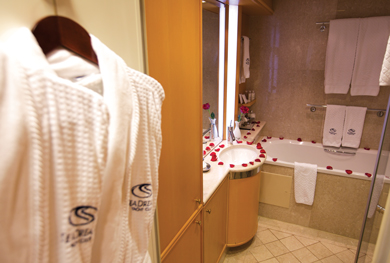 Admiral Suite Bathroom